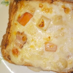 朝食に☆クラムチャウダーチーズトースト